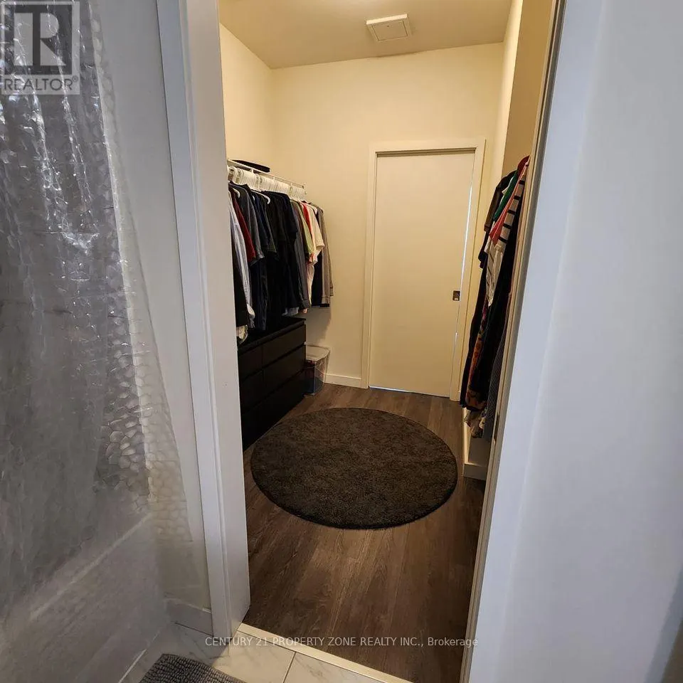415 - 690 KING STREET W