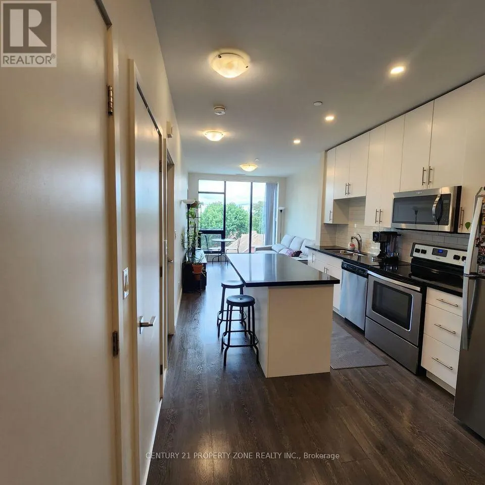 415 - 690 KING STREET W