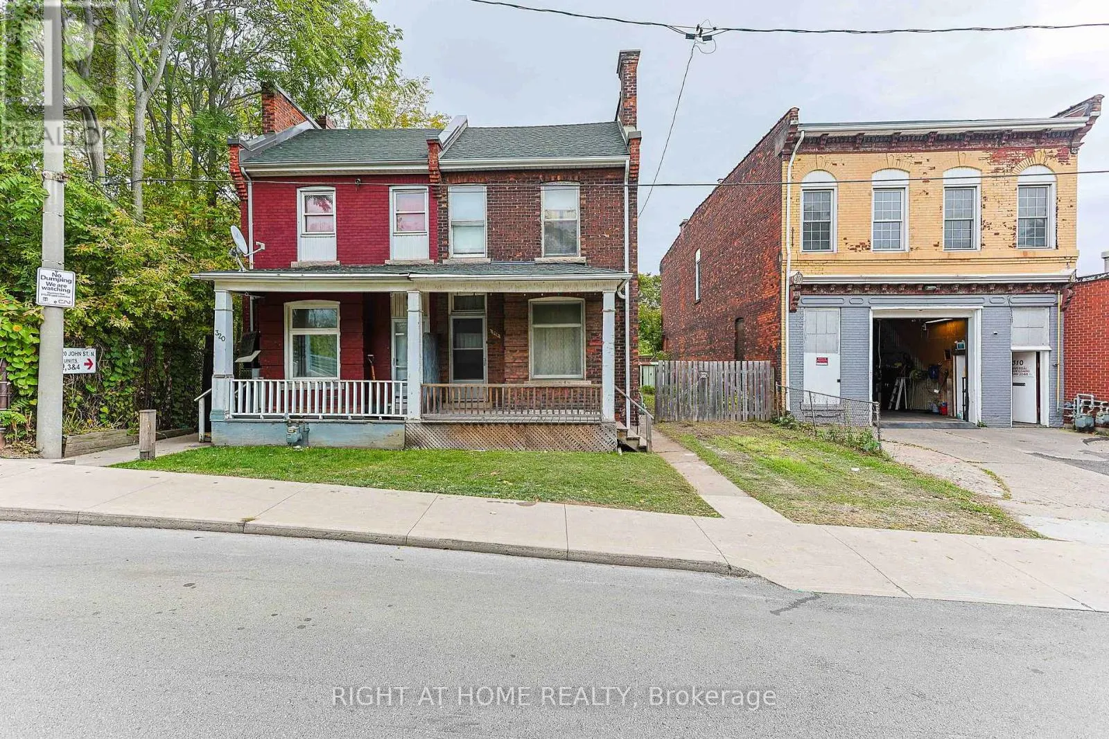 318 JOHN STREET N