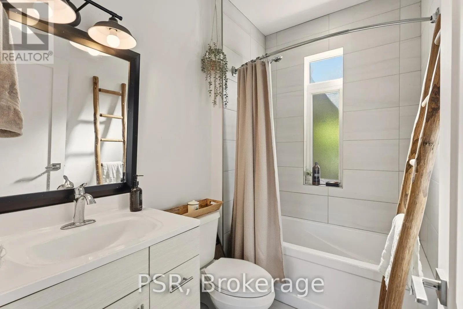 1194 MUSKOKA ROAD 38