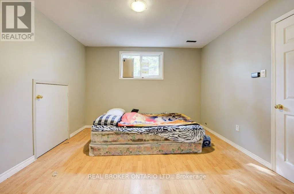 7 FOLKSTONE CRESCENT