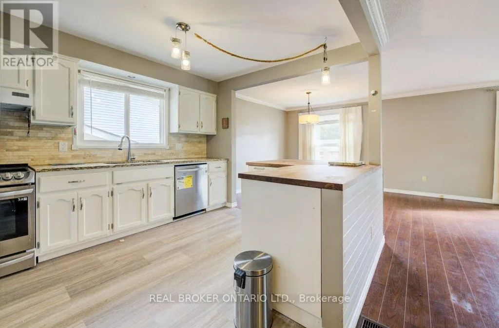 7 FOLKSTONE CRESCENT