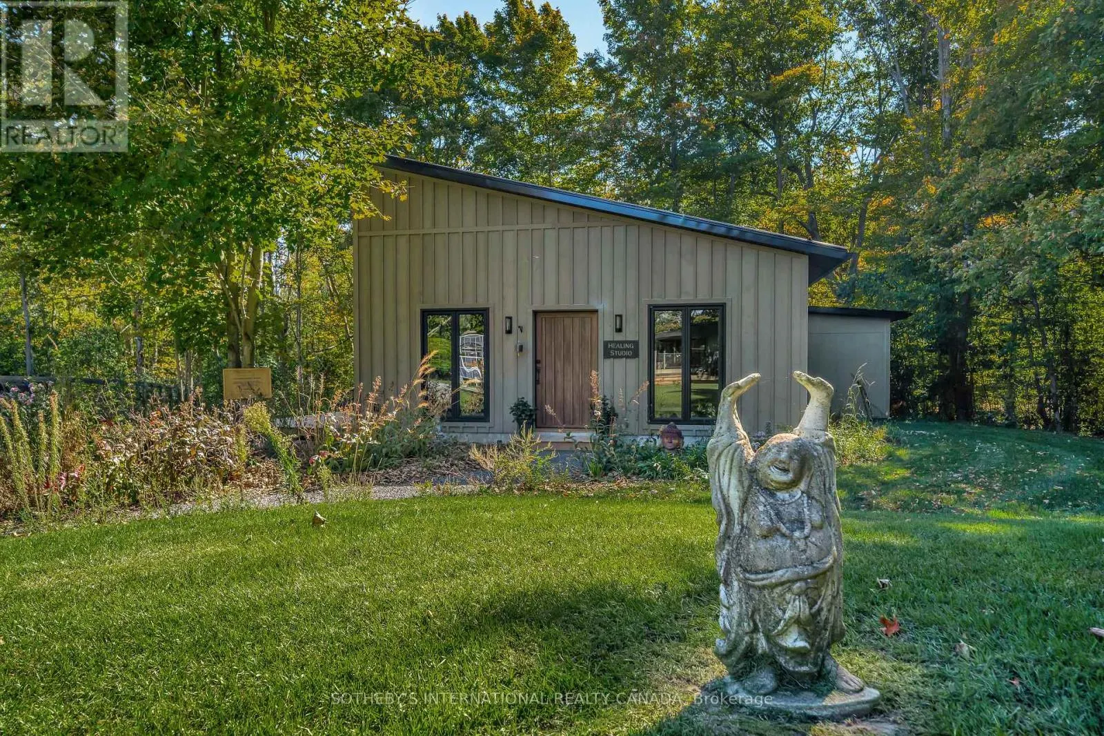 220 EASTERBROOK ROAD S
