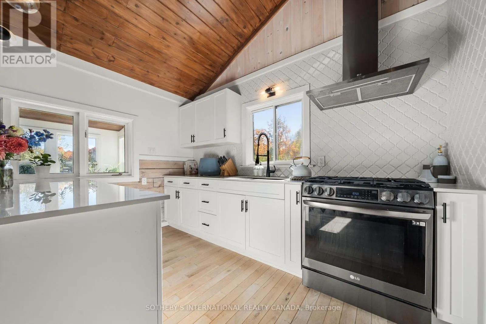 220 EASTERBROOK ROAD S