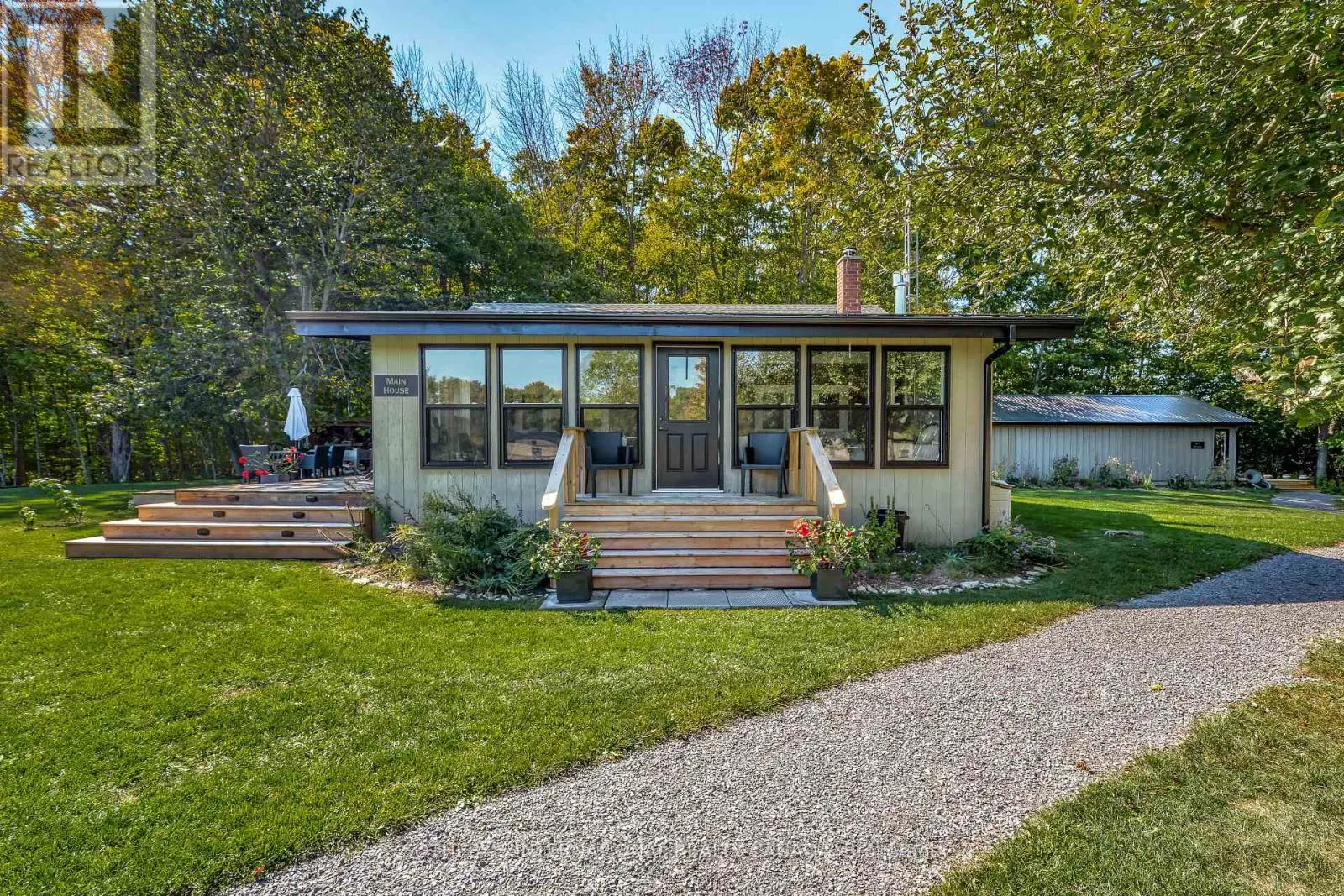 220 EASTERBROOK ROAD S