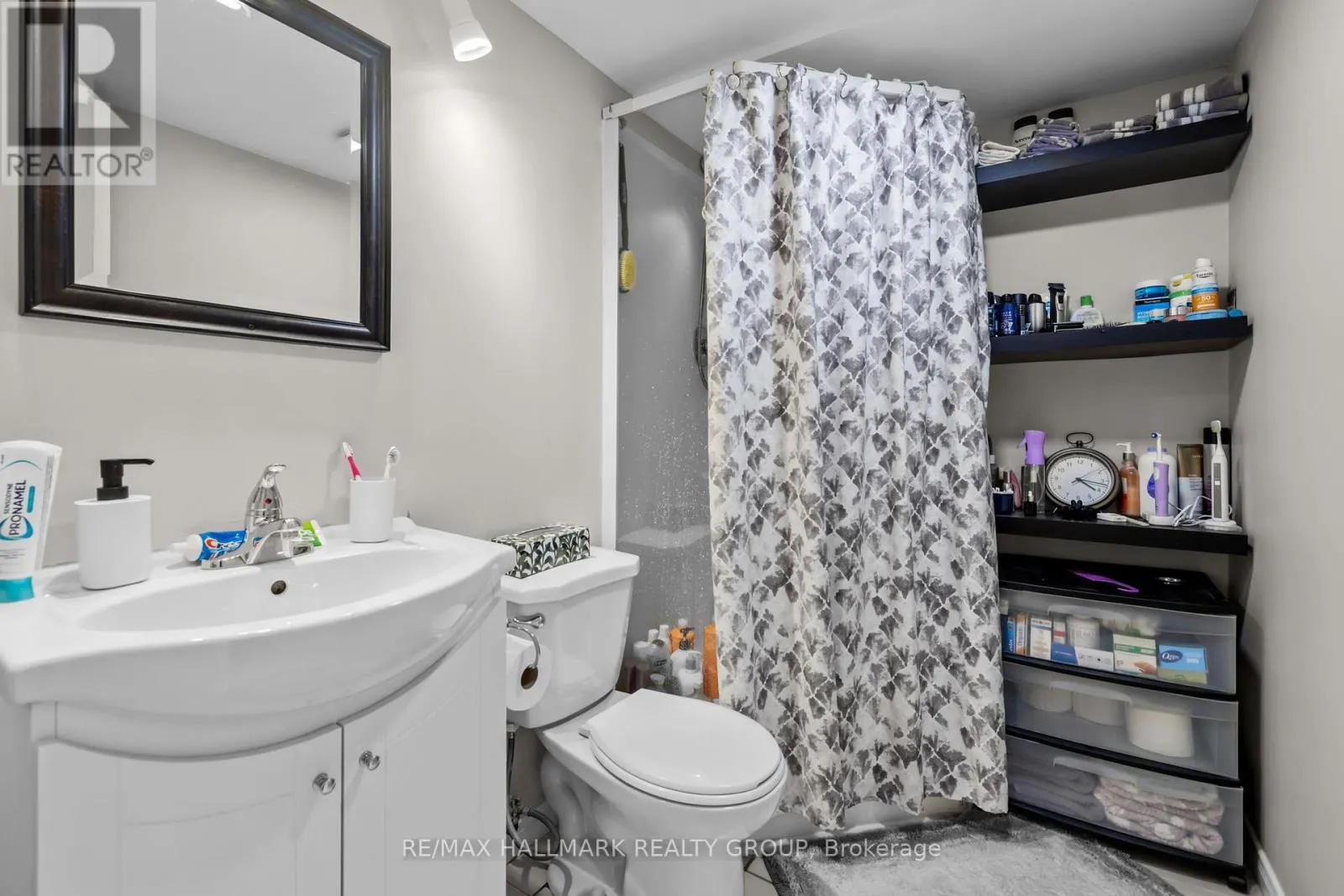 82 GLAMORGAN DRIVE
