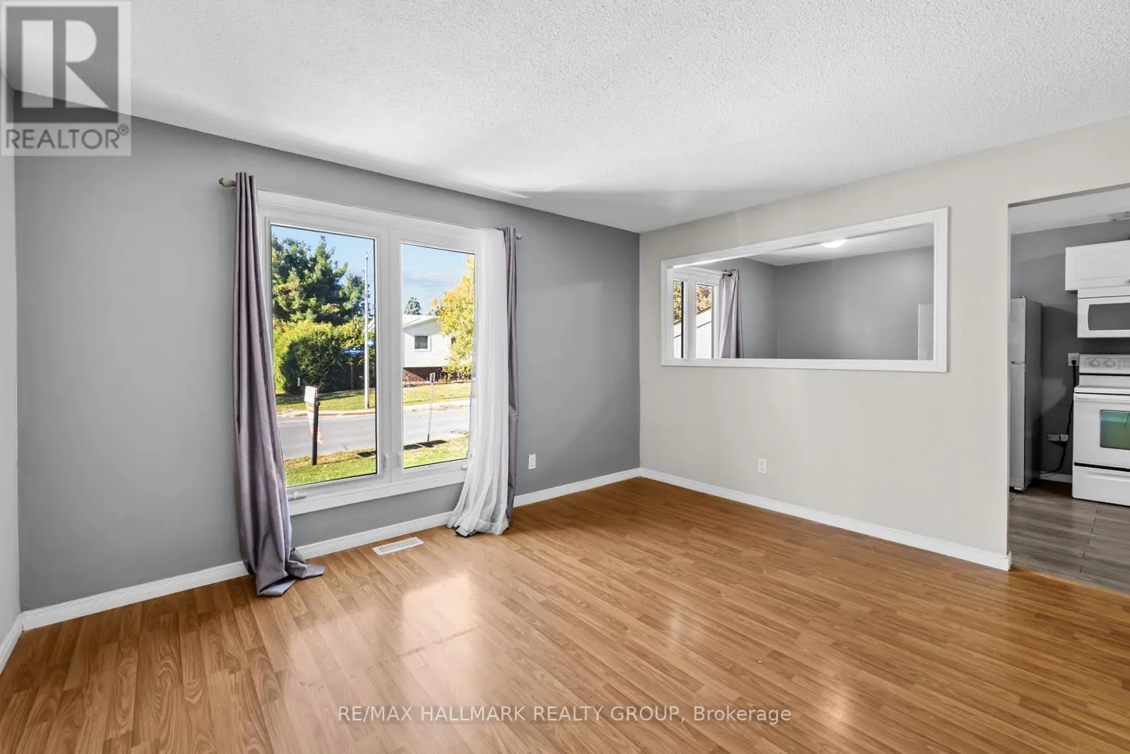 82 GLAMORGAN DRIVE