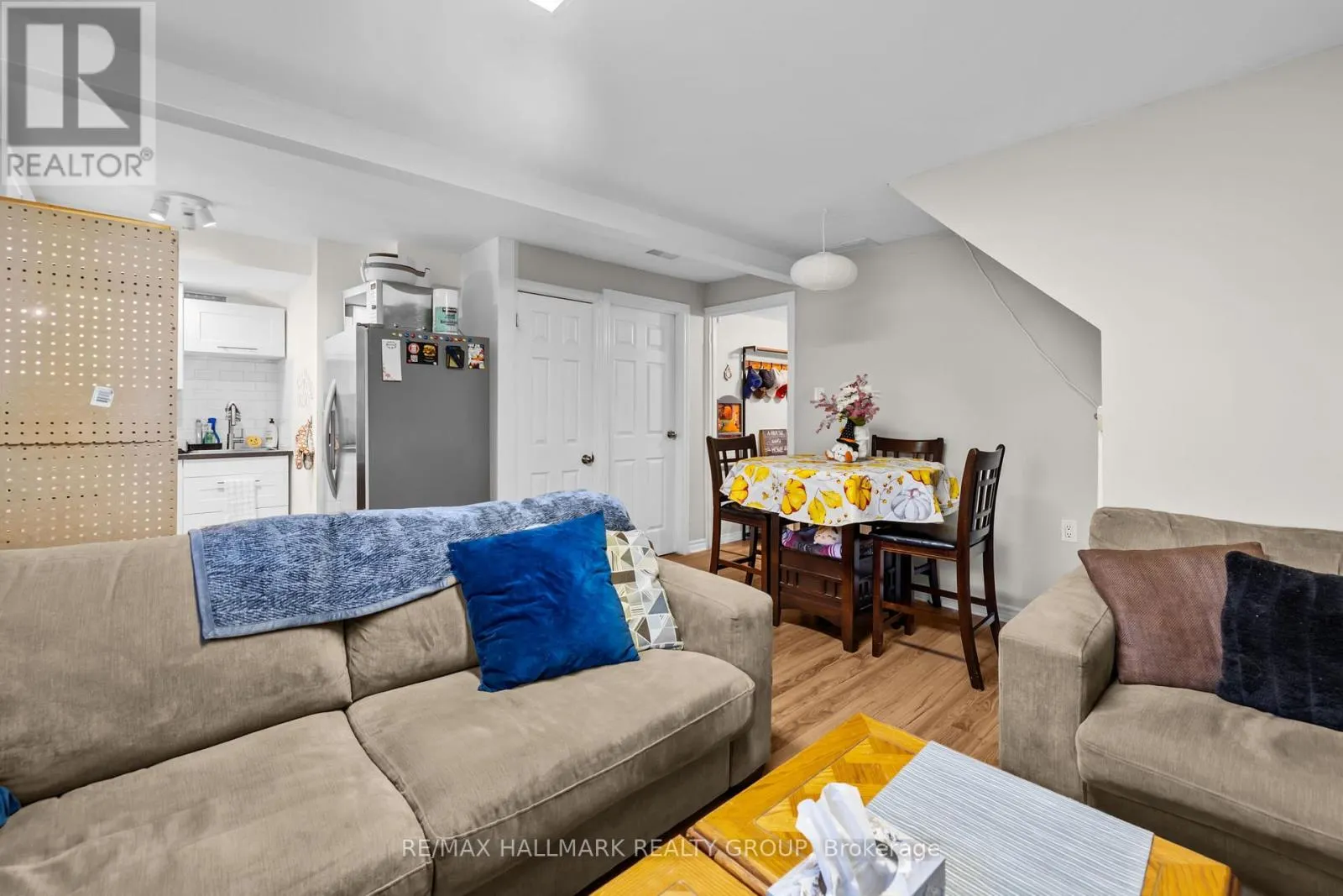 82 GLAMORGAN DRIVE
