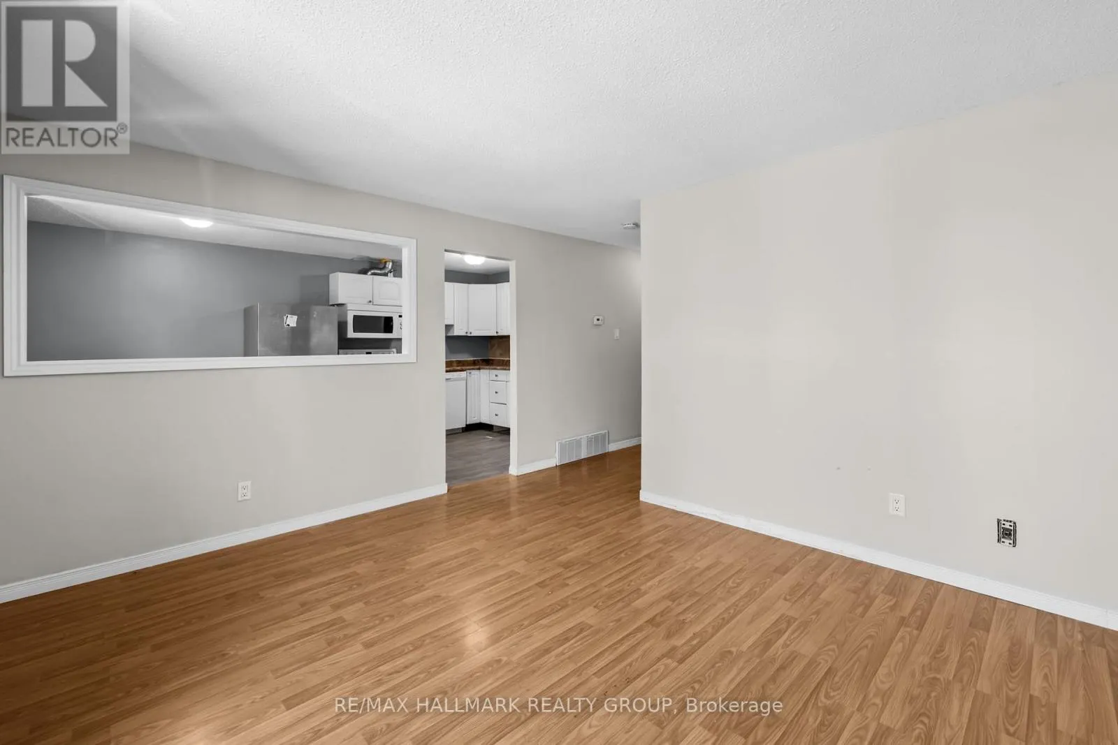 82 GLAMORGAN DRIVE