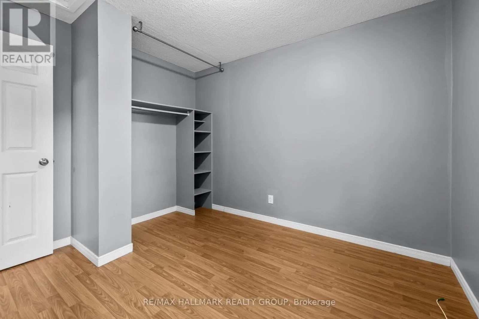 82 GLAMORGAN DRIVE