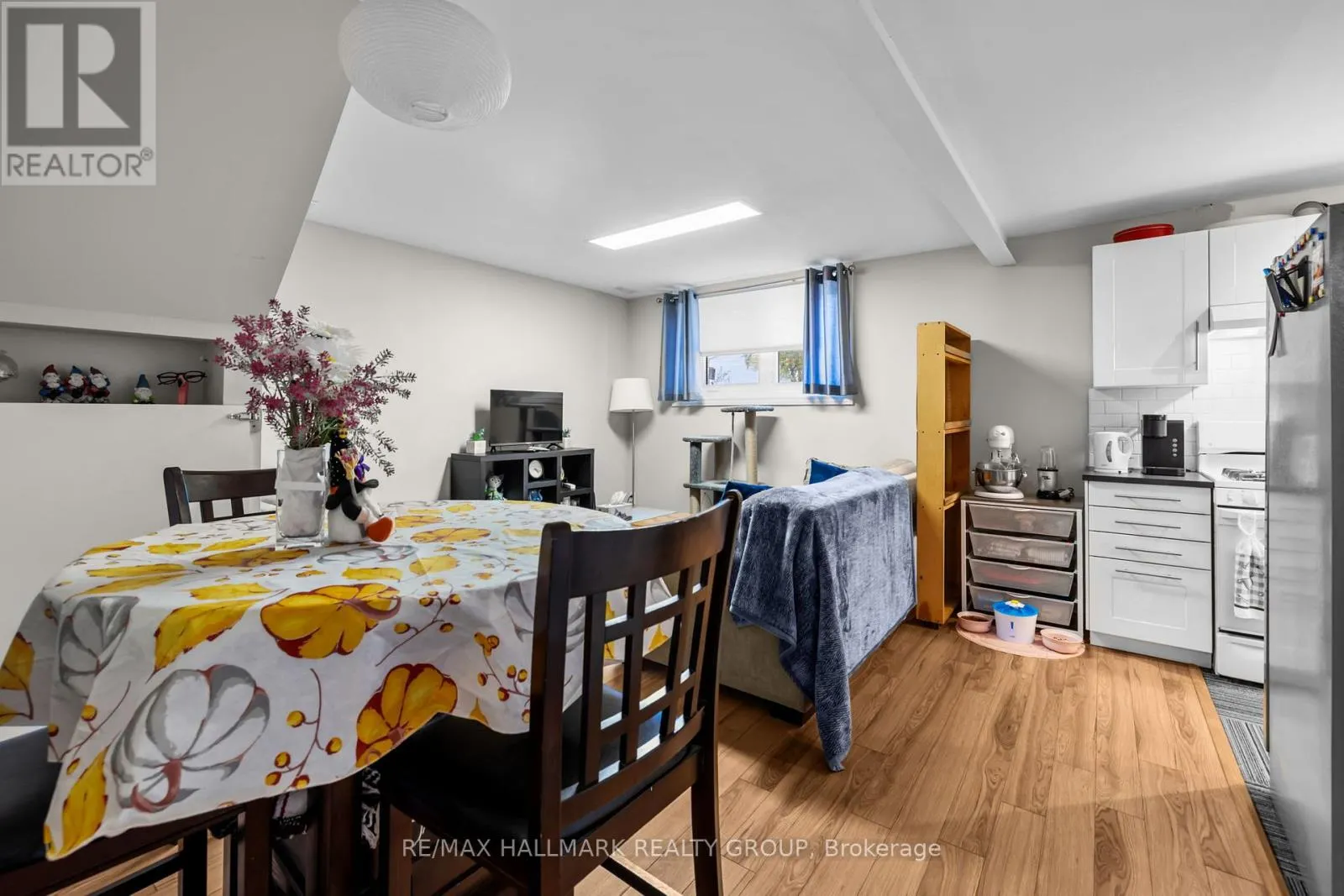 82 GLAMORGAN DRIVE