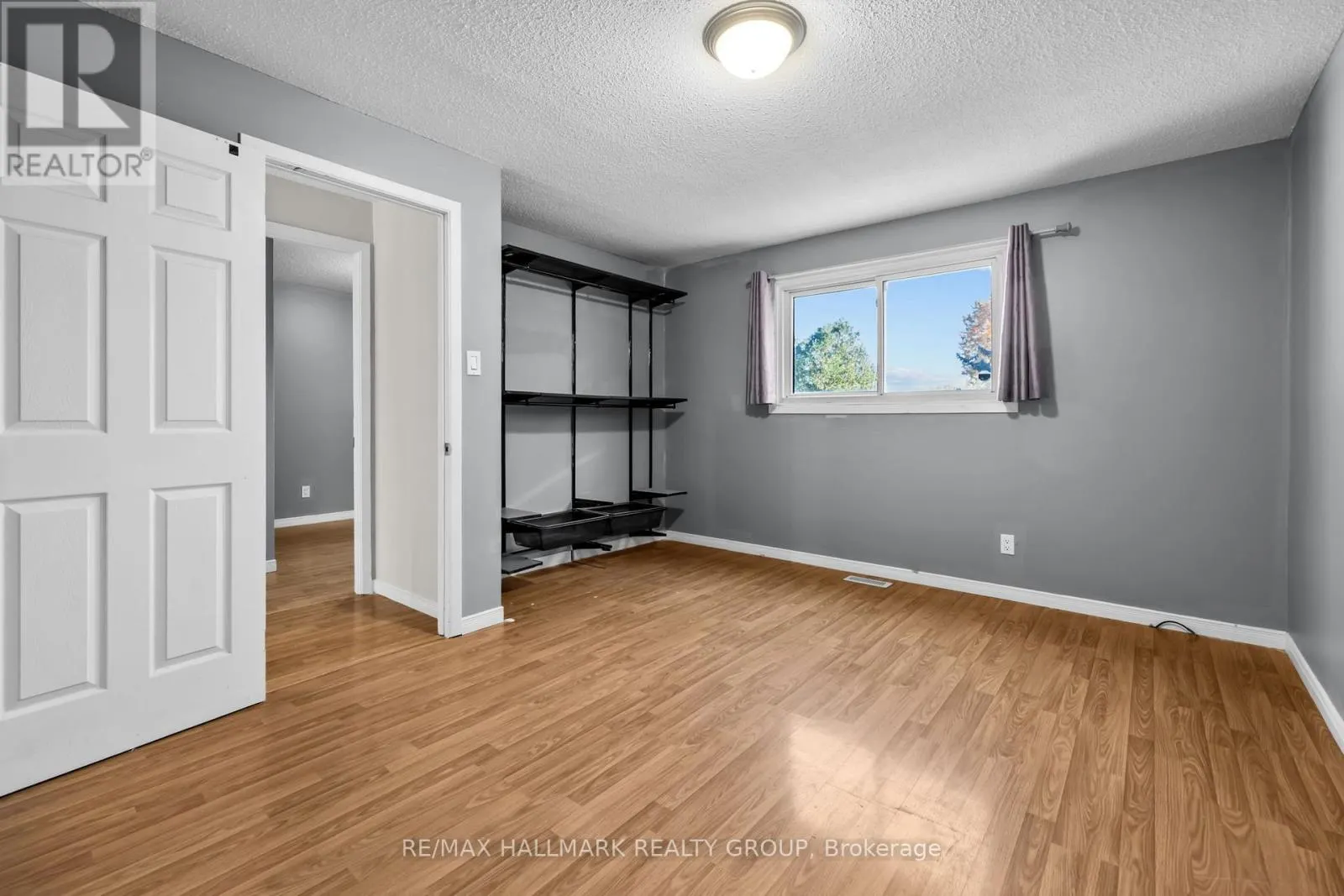 82 GLAMORGAN DRIVE