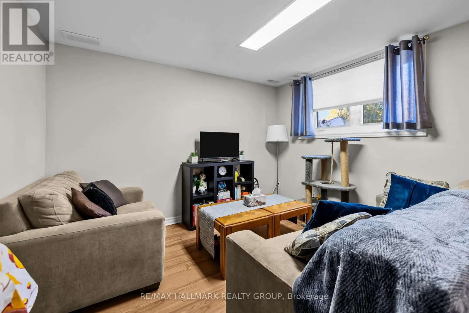 82 GLAMORGAN DRIVE
