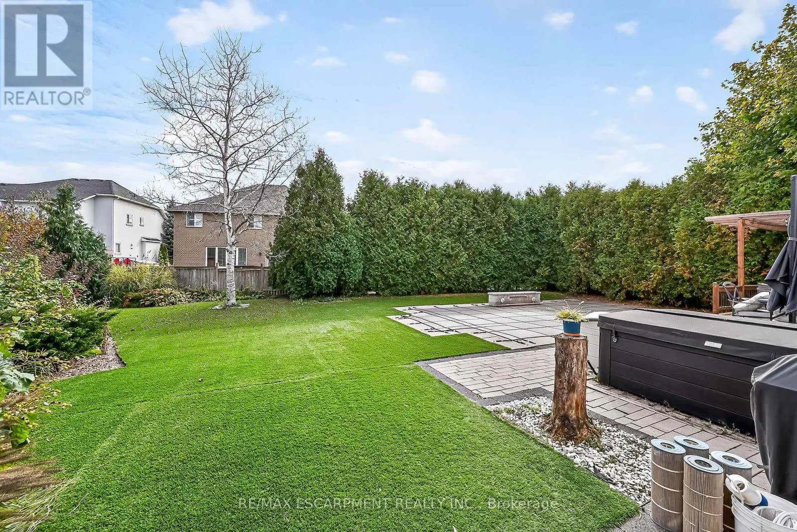 27 SURREY DRIVE