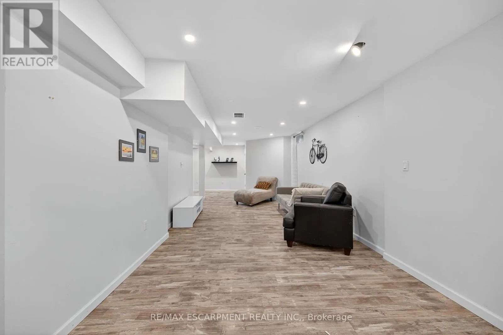 27 SURREY DRIVE