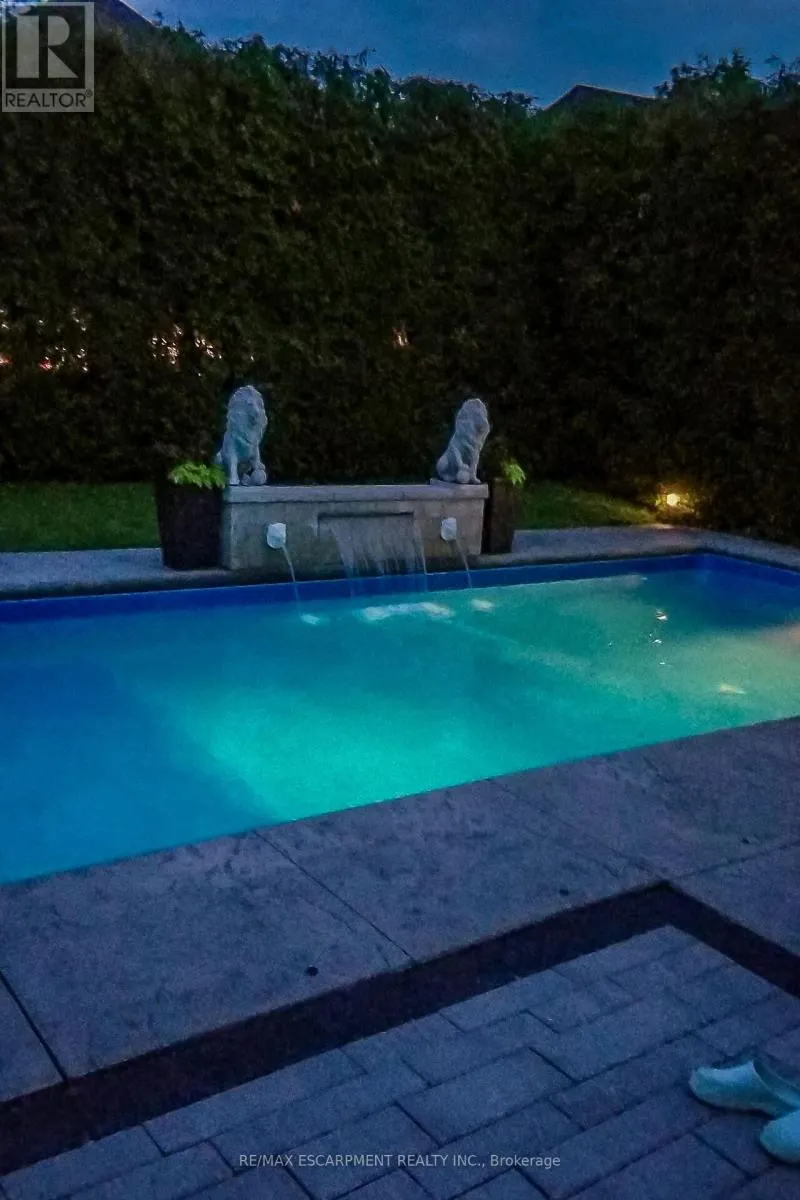 27 SURREY DRIVE