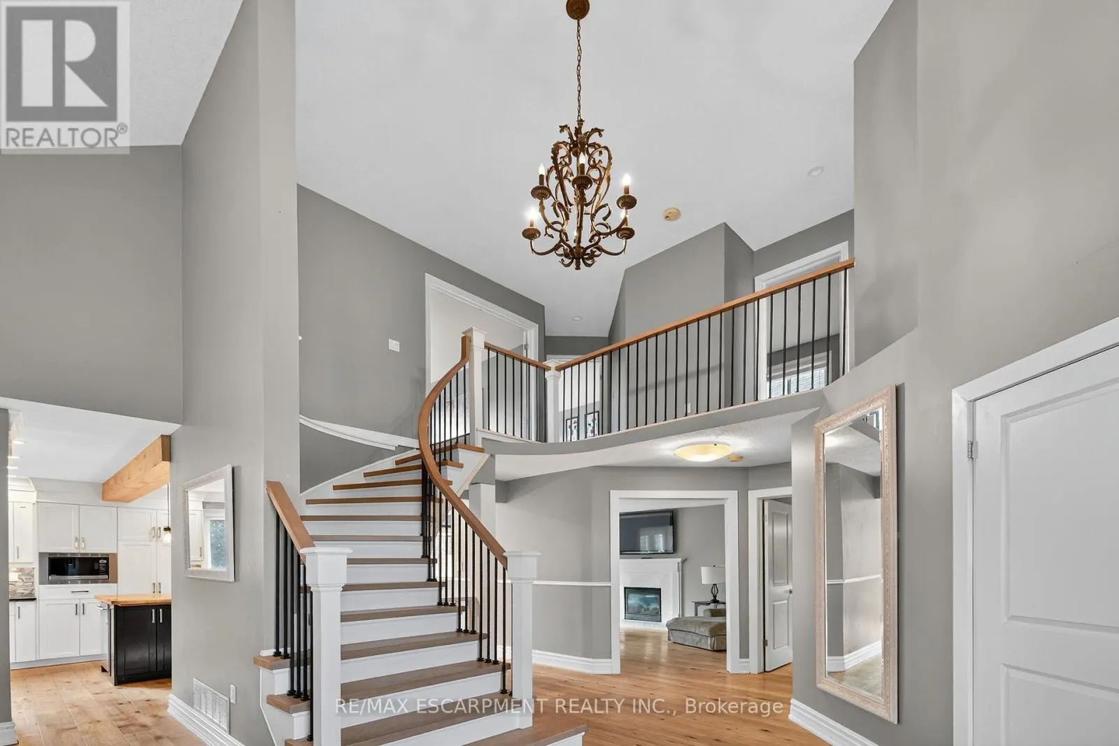 27 SURREY DRIVE