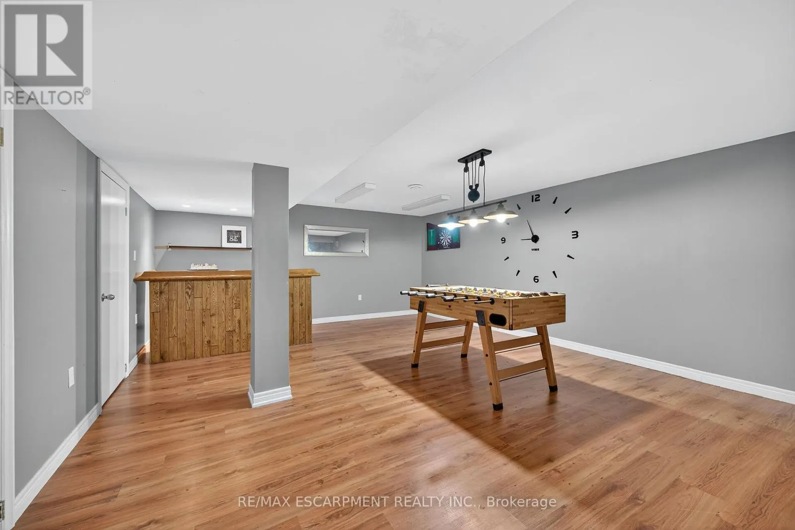 27 SURREY DRIVE