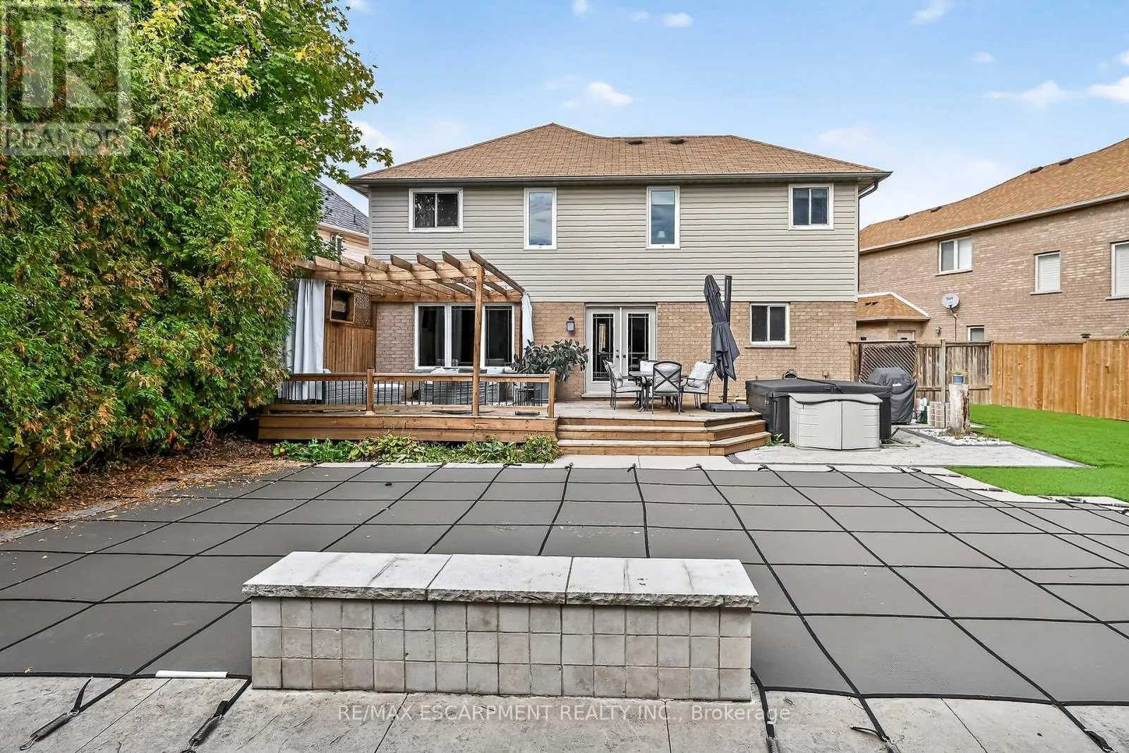 27 SURREY DRIVE