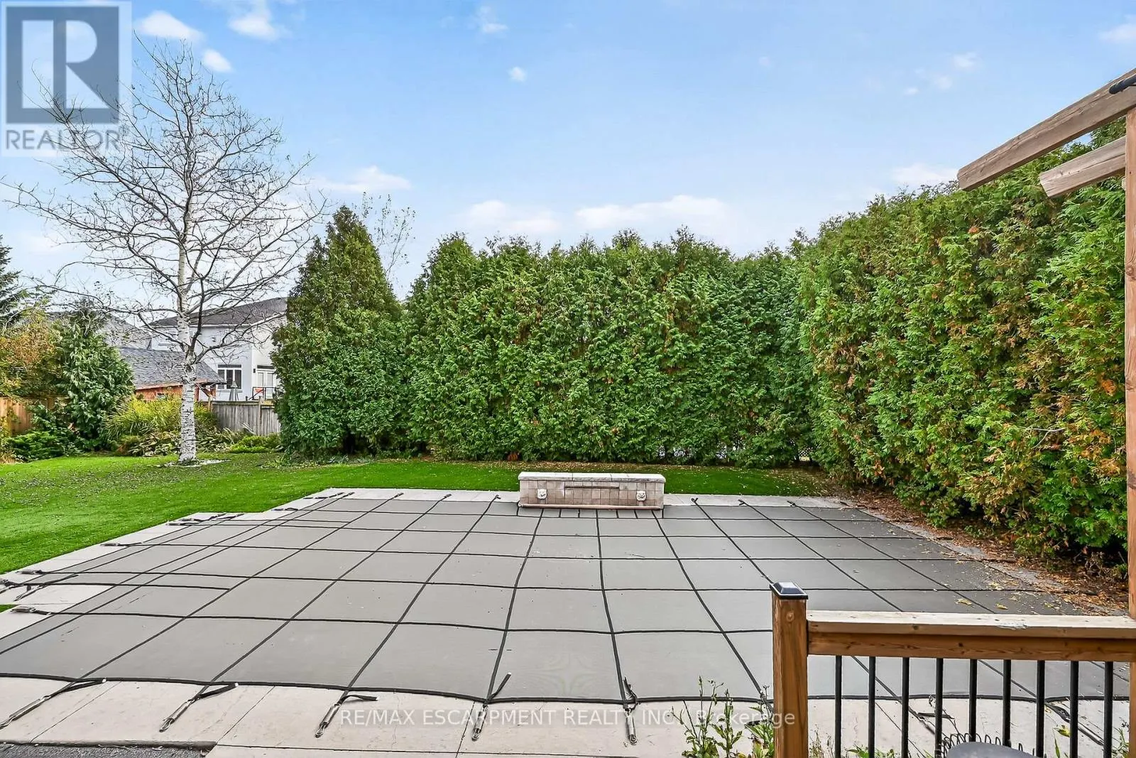 27 SURREY DRIVE