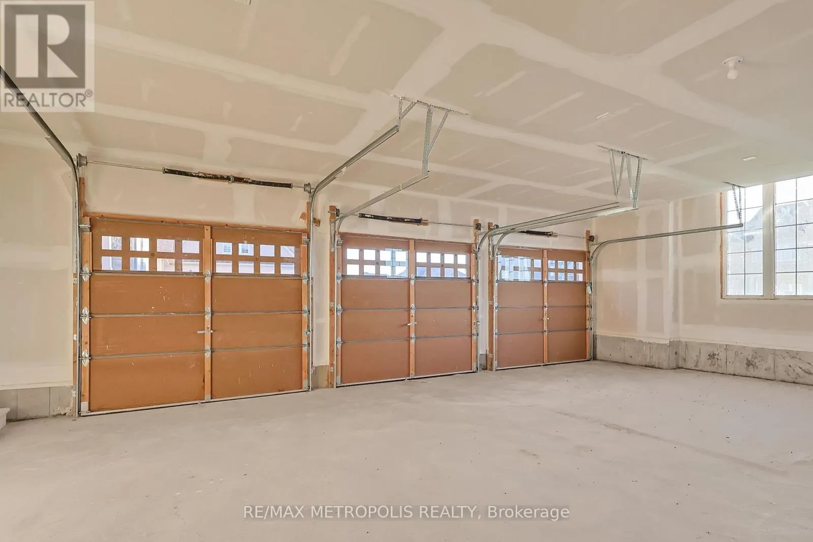 35 - 108 GOLDEN MEADOWS DRIVE
