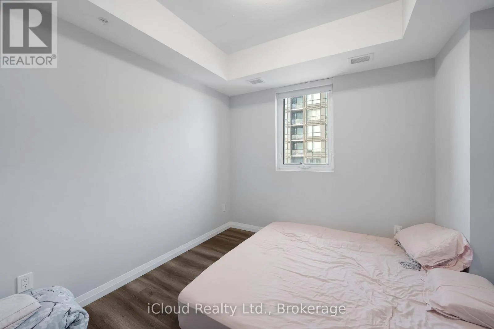1502 - 108 GARMENT STREET