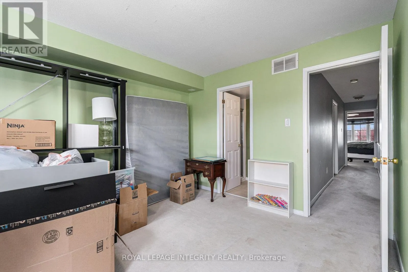 813 LONGFIELDS DRIVE
