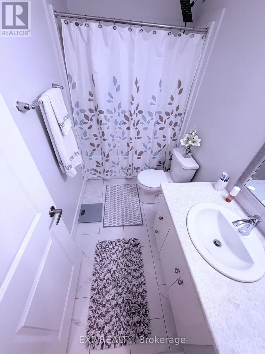 9 - 990 DEVERON CRESCENT, #9