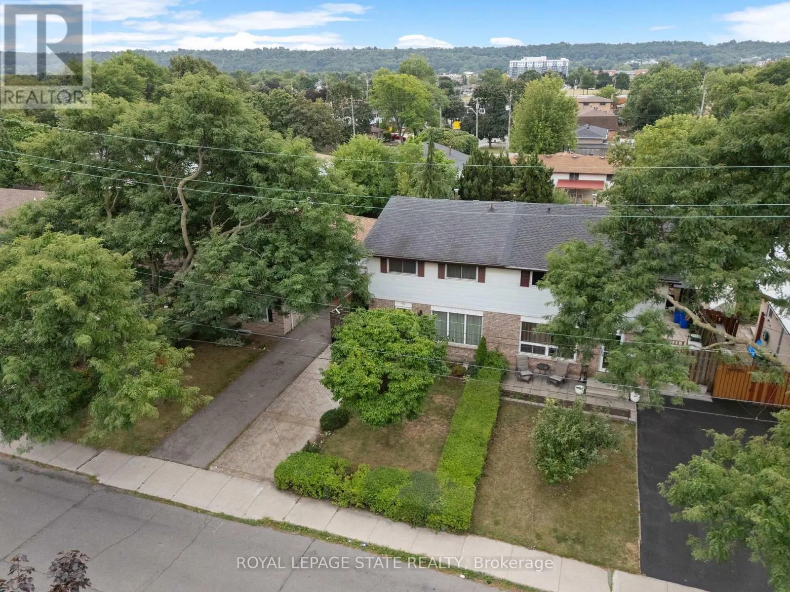 104 BERKINDALE DRIVE