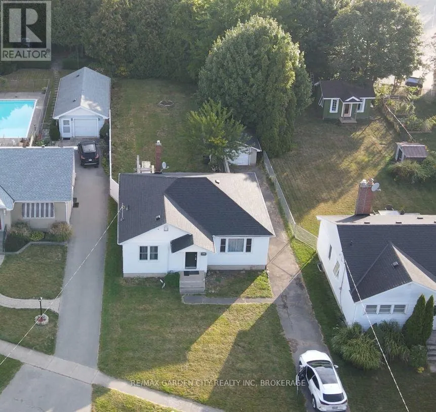 11 BONAVEM DRIVE