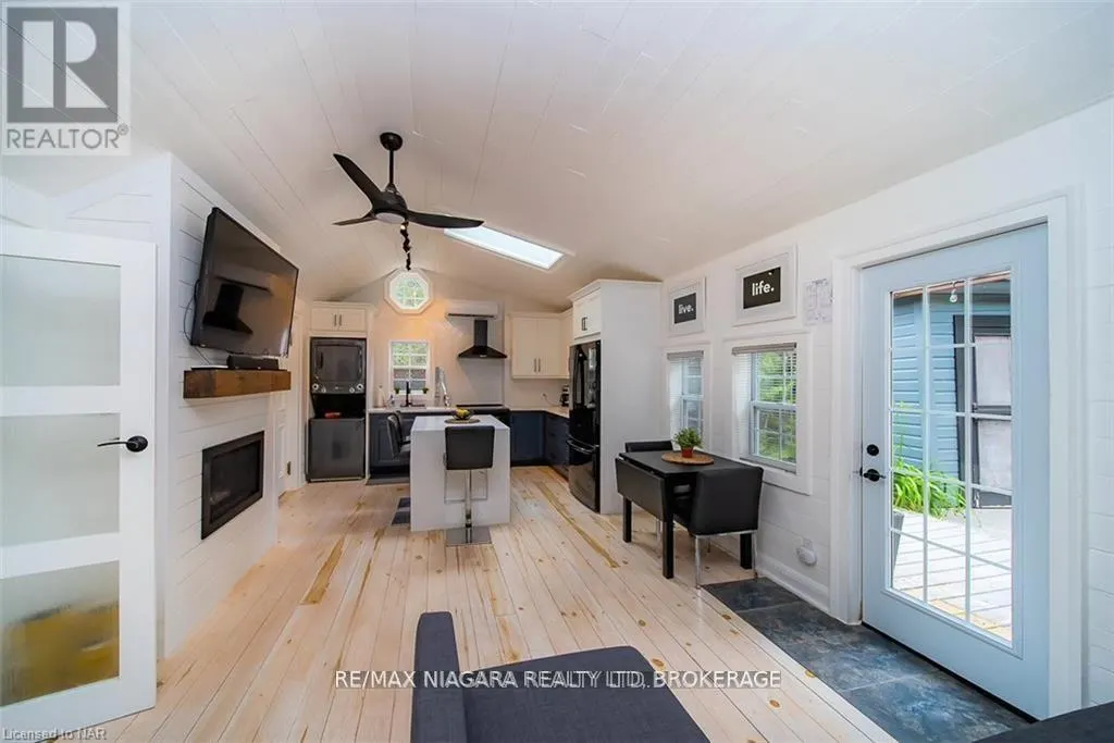 343 CAMBRIDGE ROAD W