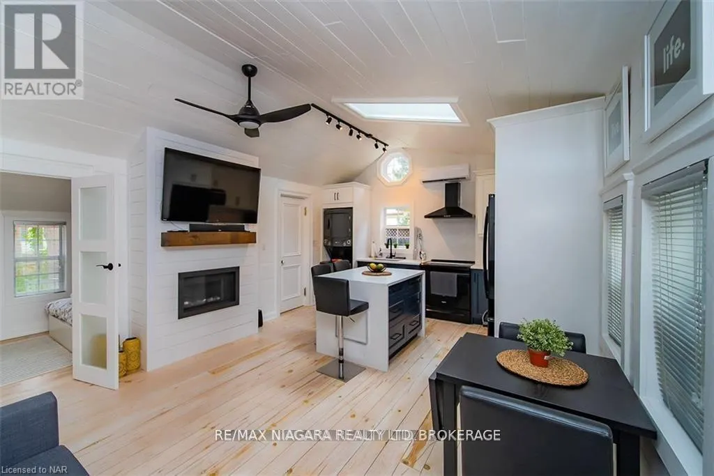 343 CAMBRIDGE ROAD W