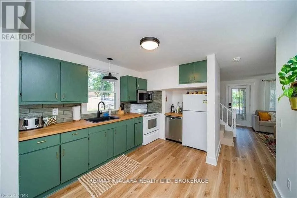 248 LINCOLN ROAD W