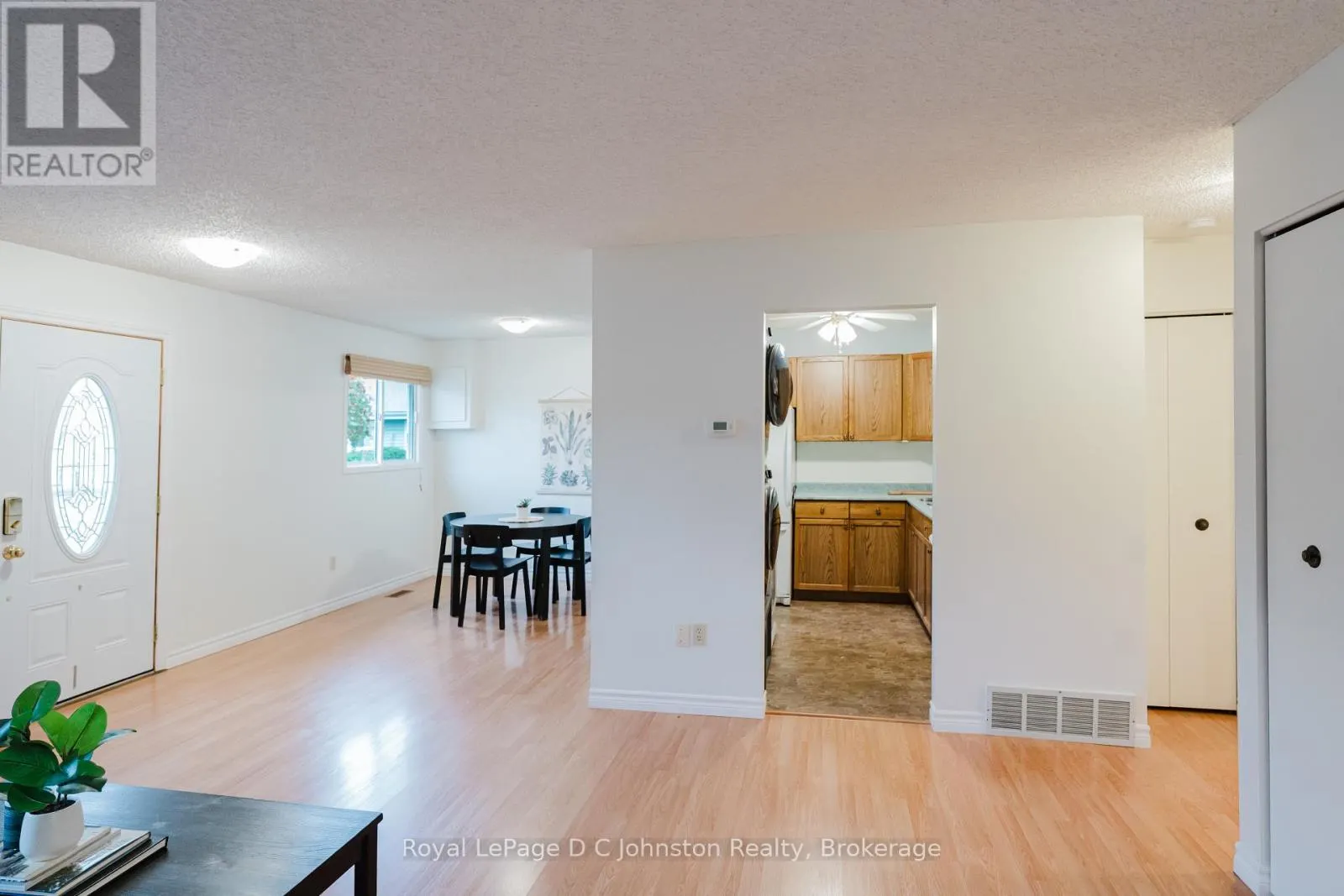 38 - 303 WATERLOO STREET, #38