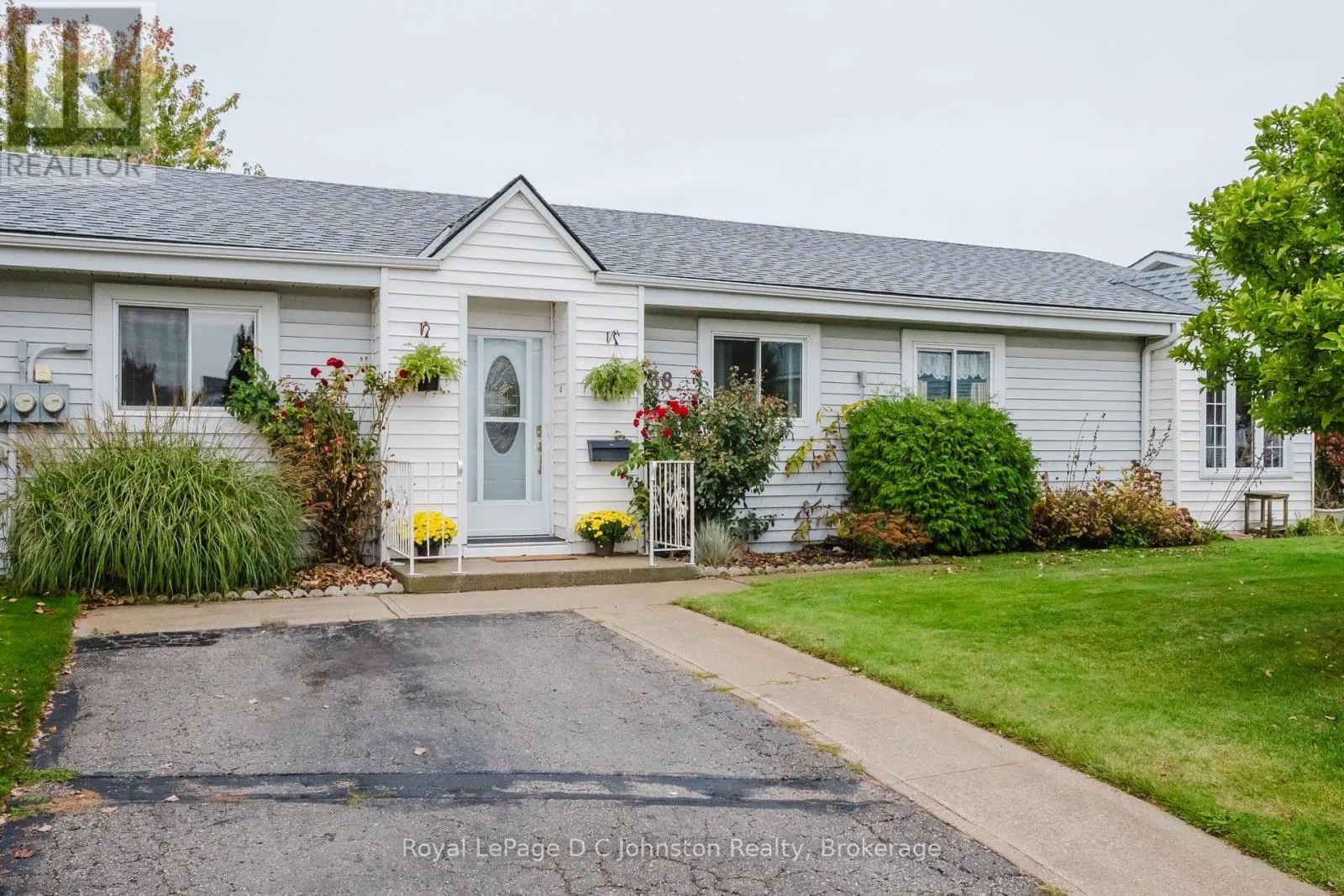 38 - 303 WATERLOO STREET, #38