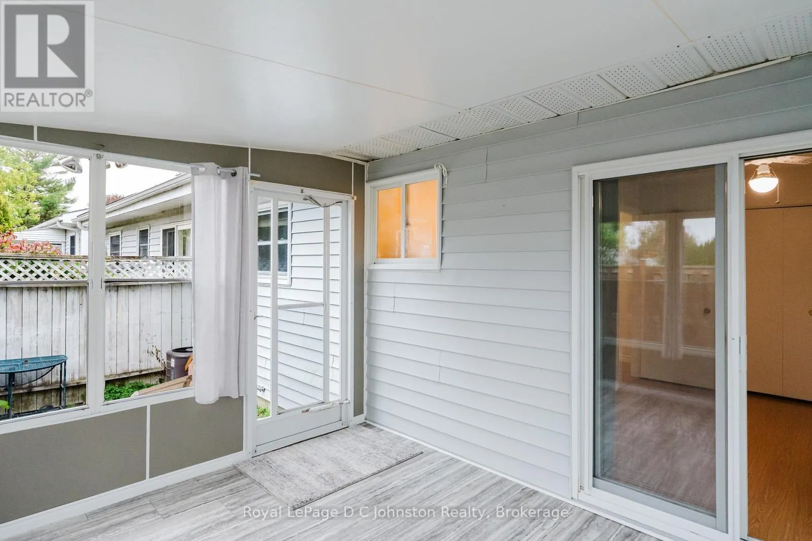 38 - 303 WATERLOO STREET, #38