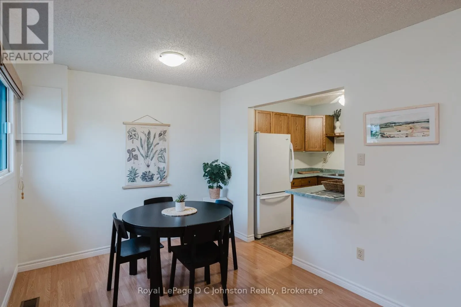 38 - 303 WATERLOO STREET, #38