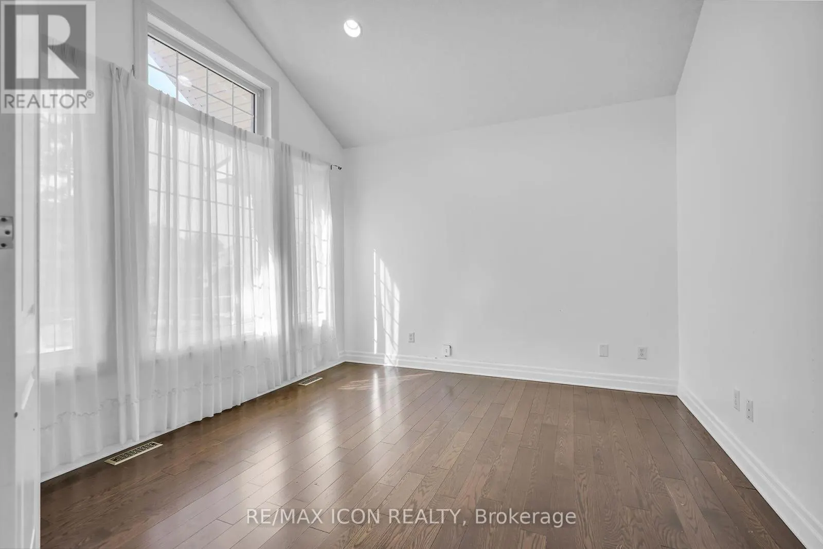 1734 TIGERLILY ROAD