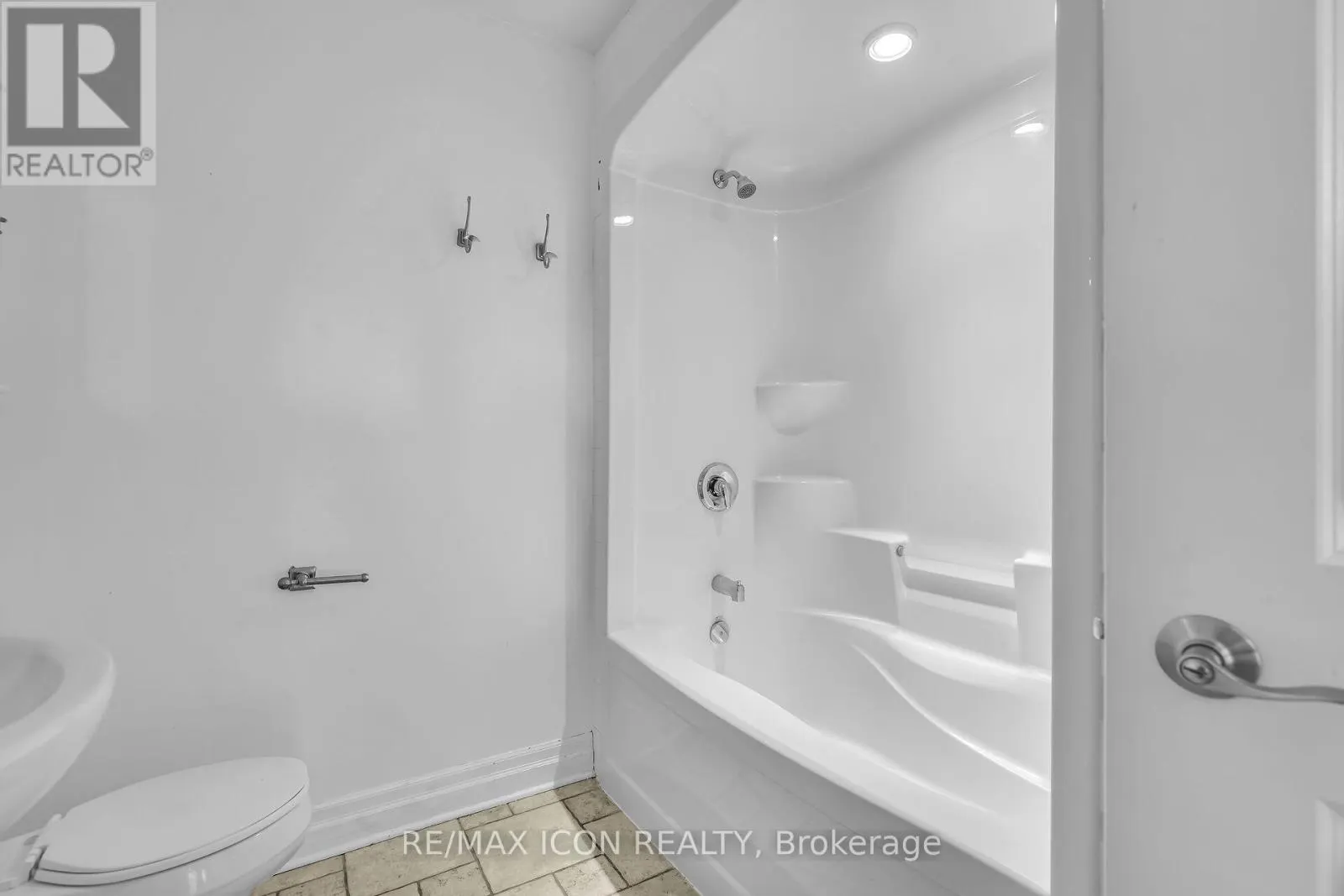 1734 TIGERLILY ROAD