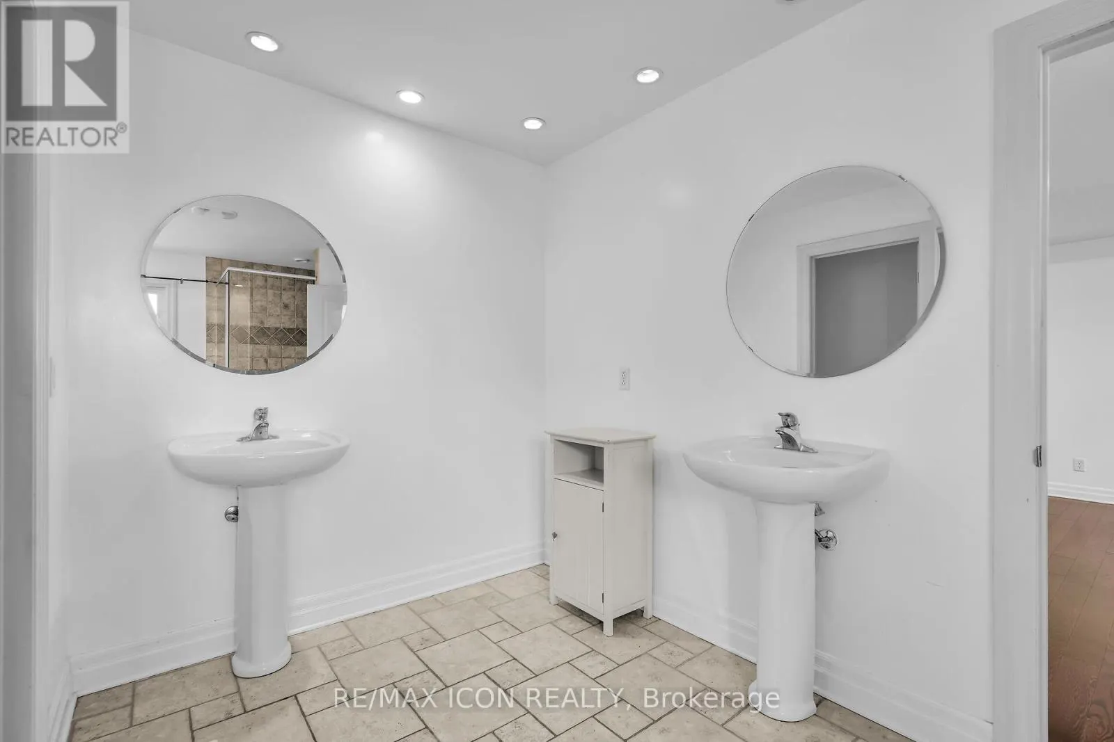 1734 TIGERLILY ROAD