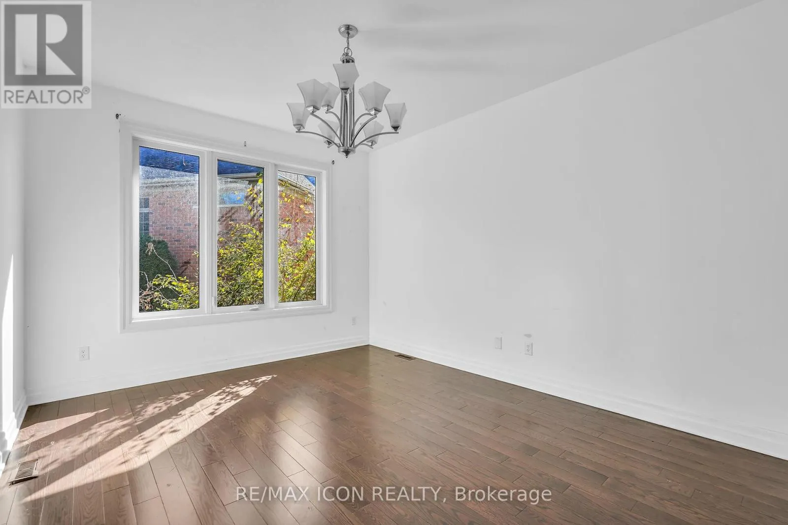 1734 TIGERLILY ROAD