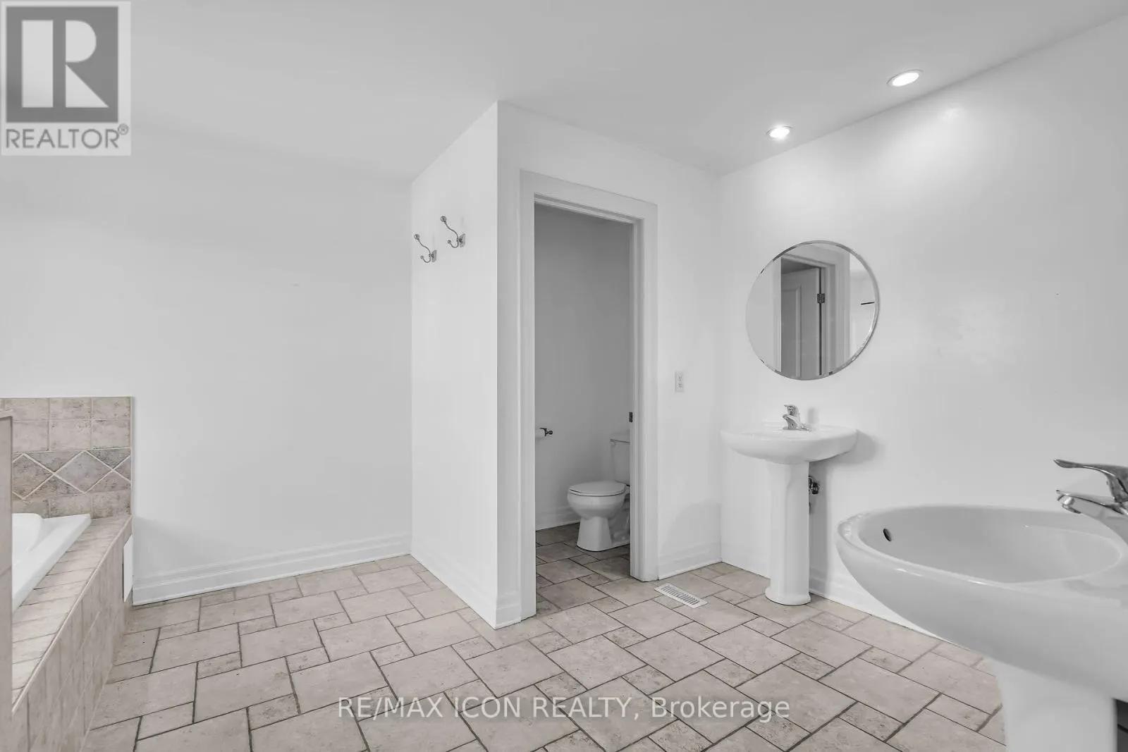 1734 TIGERLILY ROAD