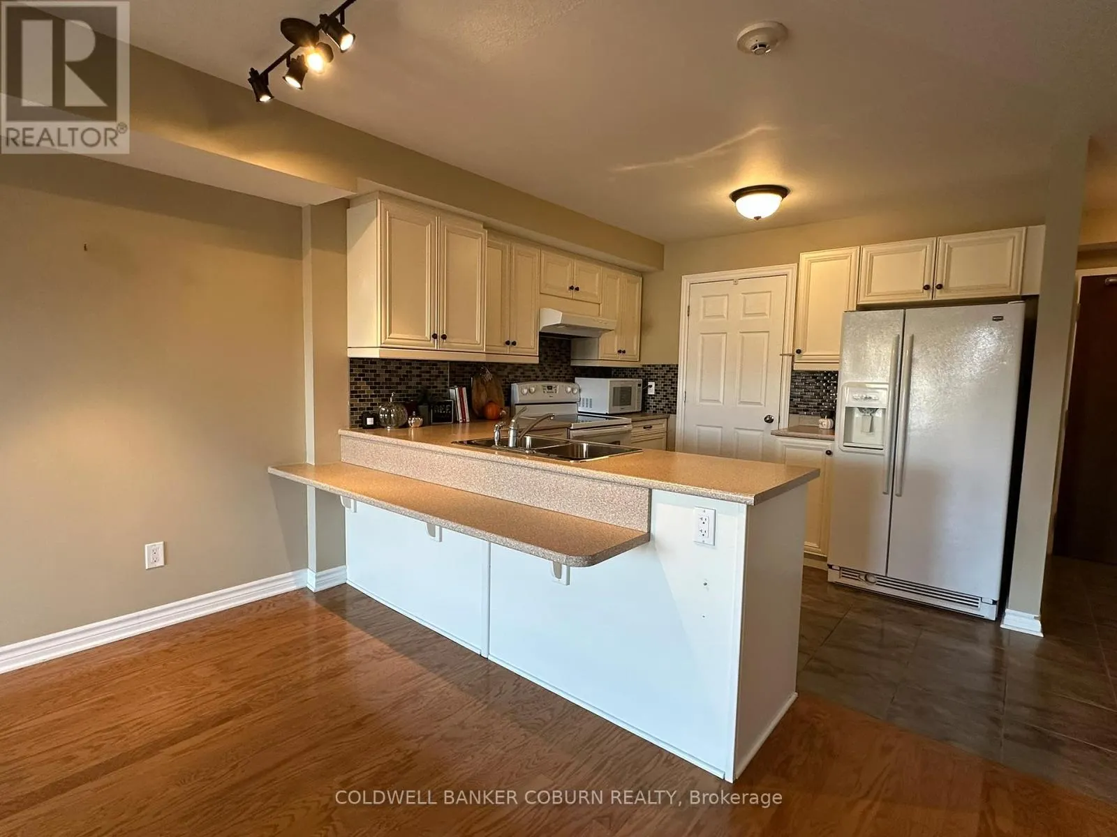 301 - 398 VAN BUREN STREET