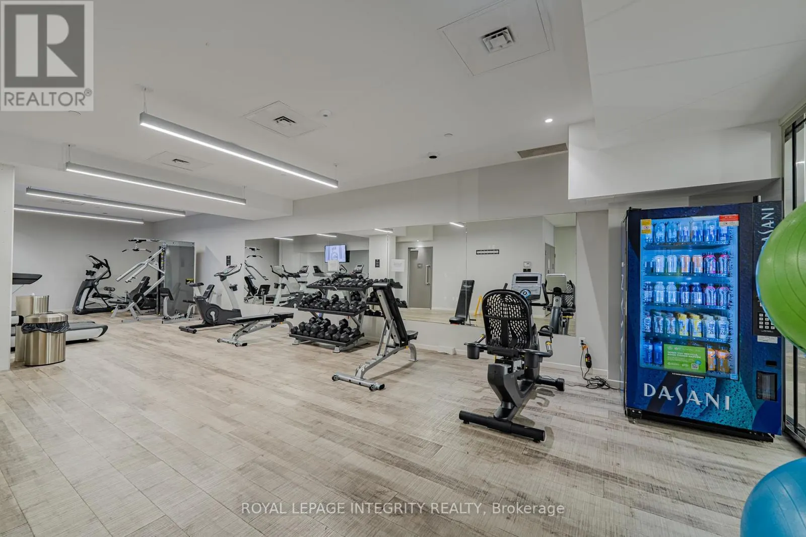1006 - 101 QUEEN STREET