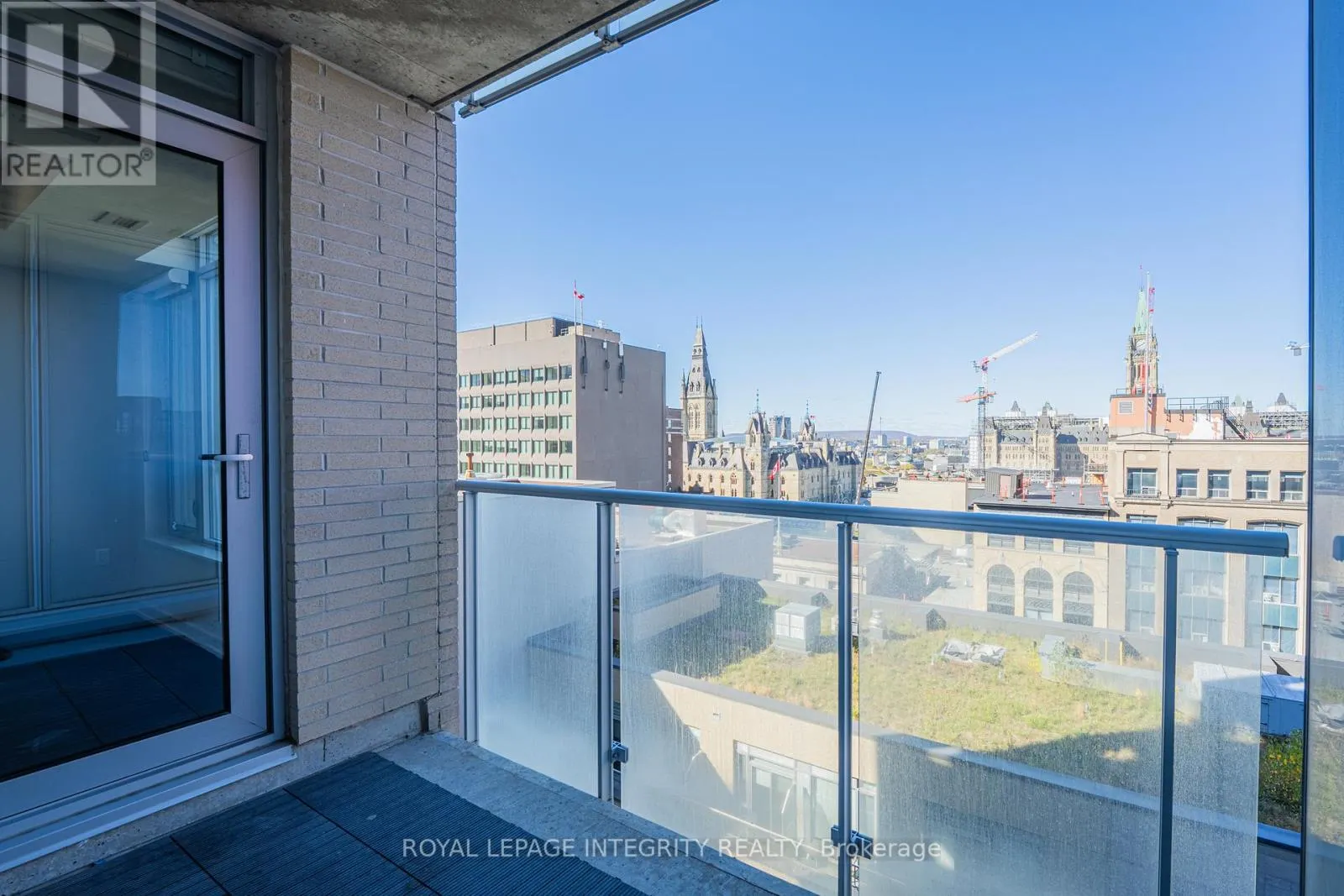 1006 - 101 QUEEN STREET