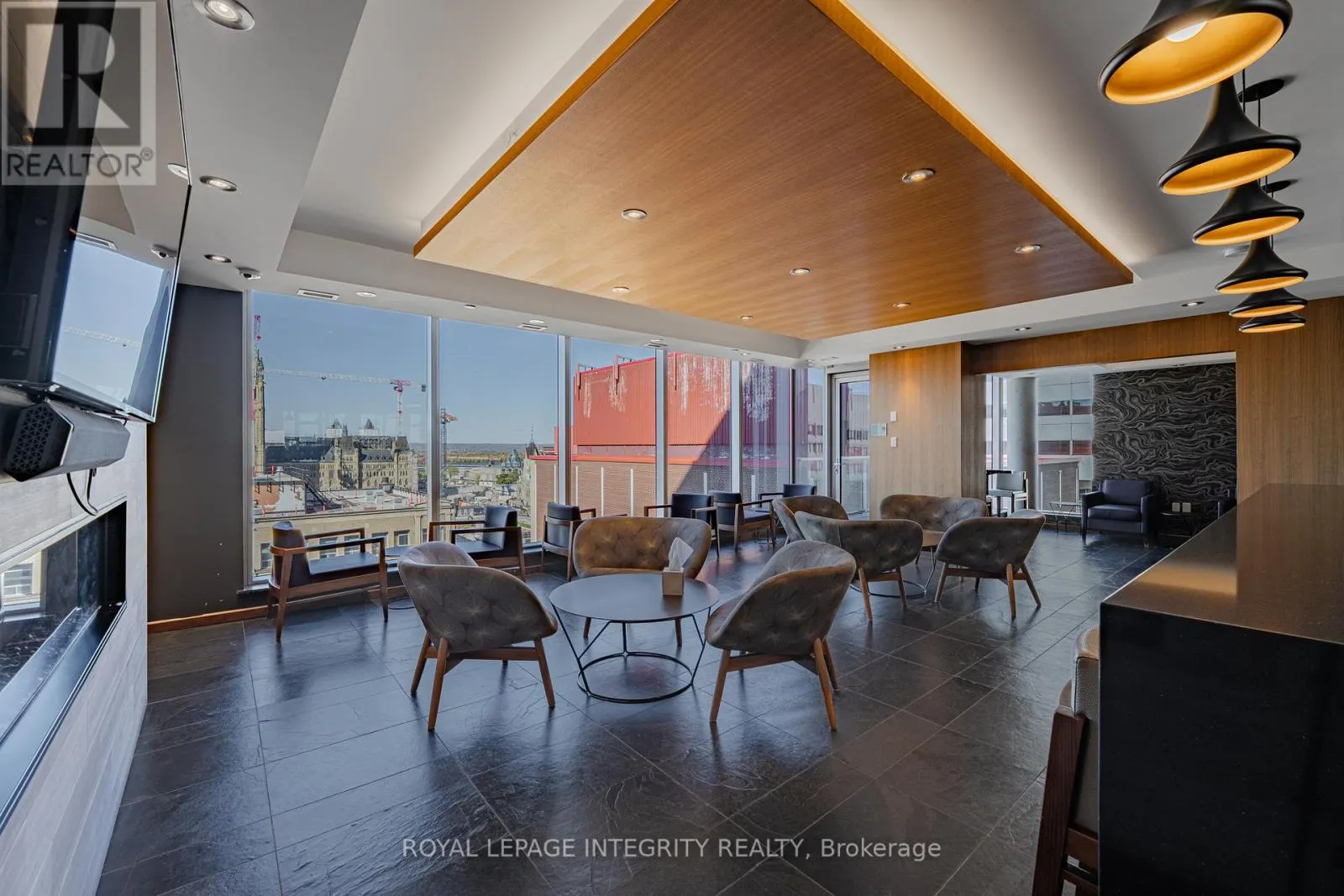 1006 - 101 QUEEN STREET