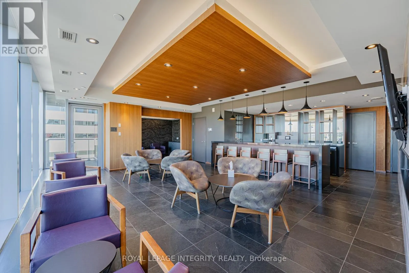 1006 - 101 QUEEN STREET