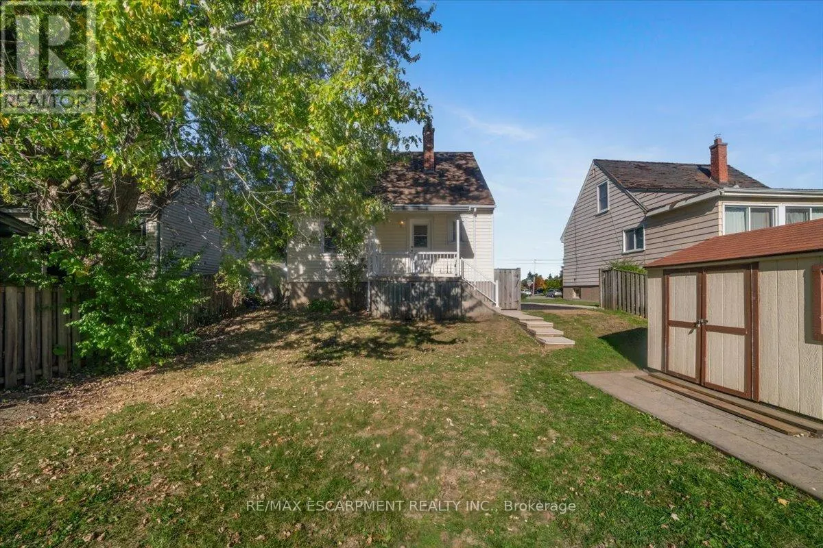 832 QUEENSDALE AVENUE