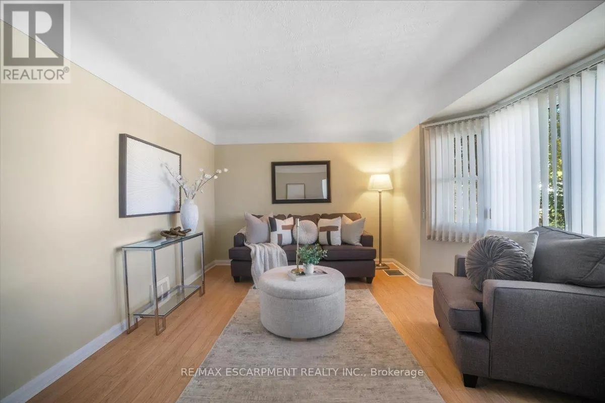 832 QUEENSDALE AVENUE