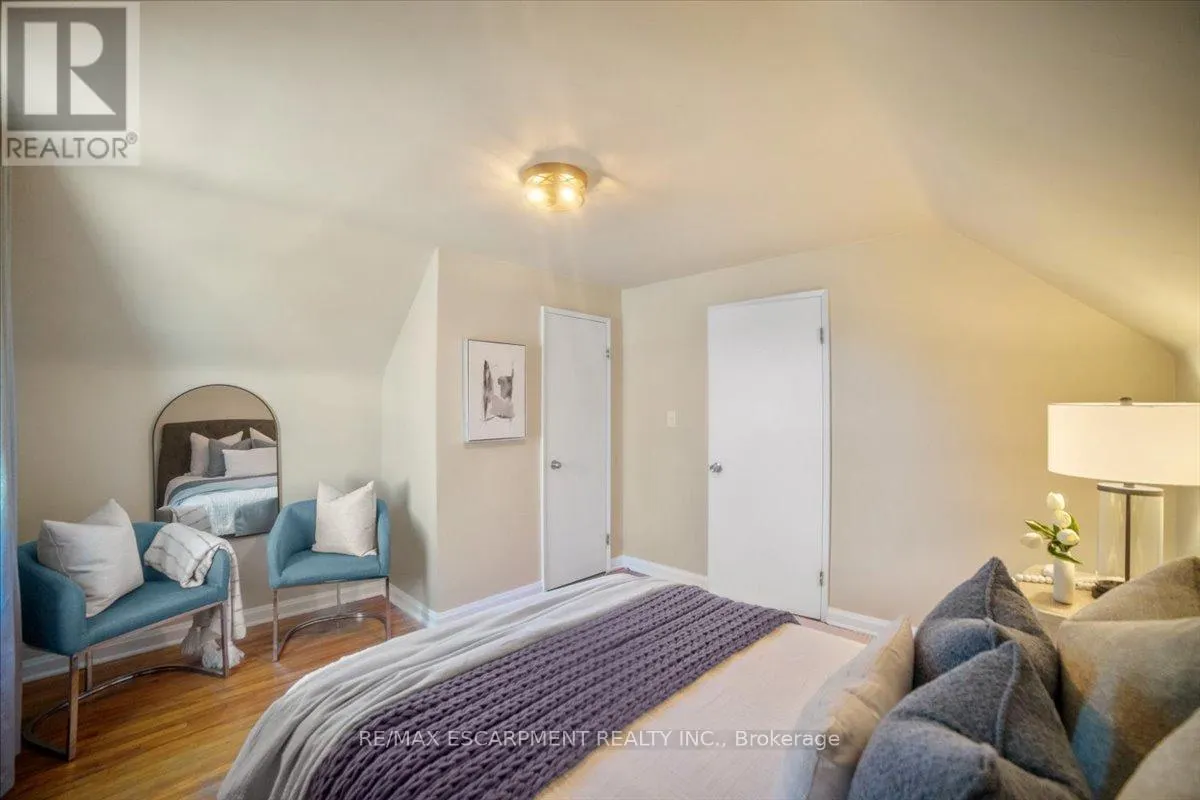 832 QUEENSDALE AVENUE